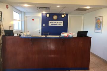 Check-in/check-out kiosk