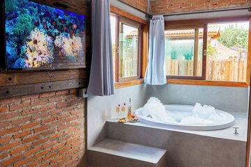 Private spa tub