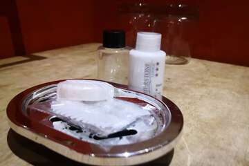 Bathroom amenities