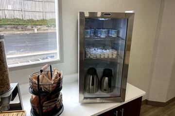 Breakfast/Coffee Service 23 of 26