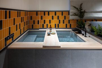 Private spa tub