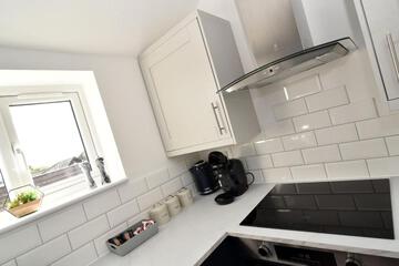 Photo 33