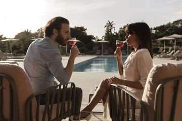 Poolside bar