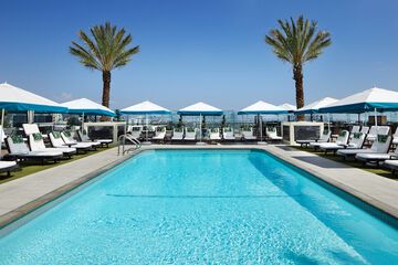 Rooftop pool