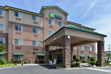 Clarion Pointe