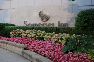 Somerset Inn
