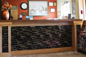 Check-in/check-out kiosk