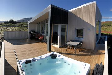 Private spa tub