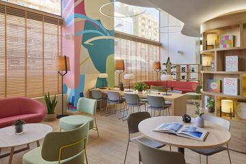 Lobby lounge