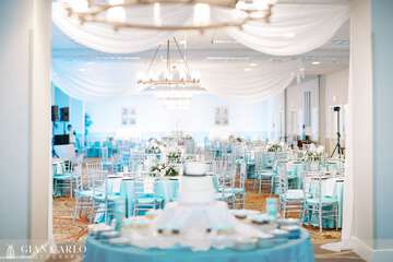 Ballroom/Hall 71 of 76