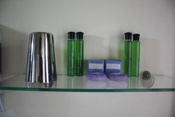 Bathroom amenities
