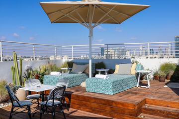 Sundeck