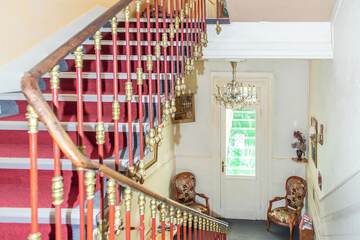 Handrails in hallways