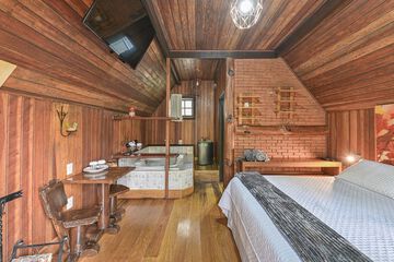 Private spa tub