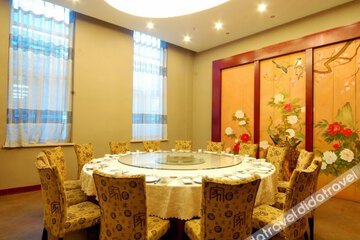 餐饮 or 会议