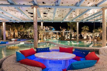 Poolside bar