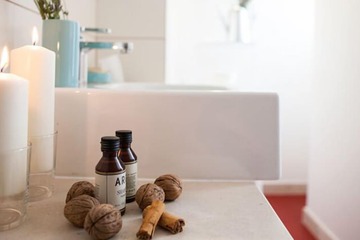 Bathroom amenities