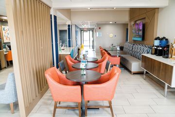 Breakfast/Coffee Service 58 of 61