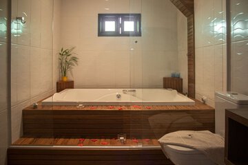 Jetted tub