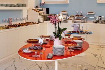 Breakfast area