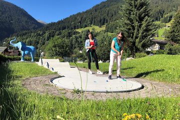 Mini-golf