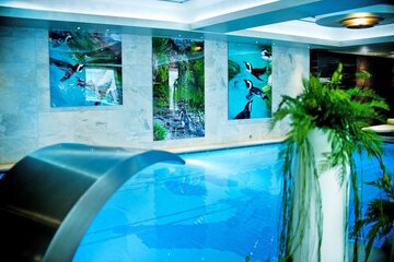 Pool waterfall