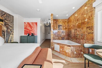 Room 26 of 100