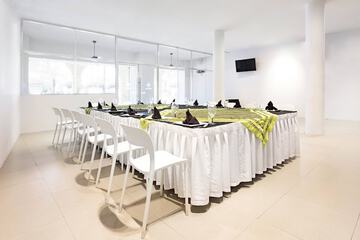 Meeting facility
