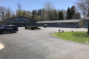 Marinette Inn