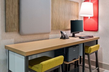 Business Center 44 of 44