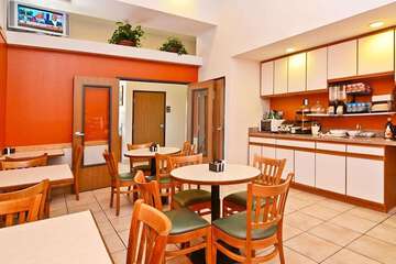 Breakfast/Coffee Service 32 of 34