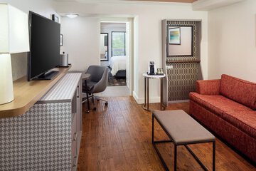 Room 30 of 43