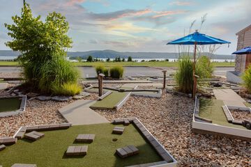 Mini-golf