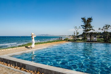 Infinity pool