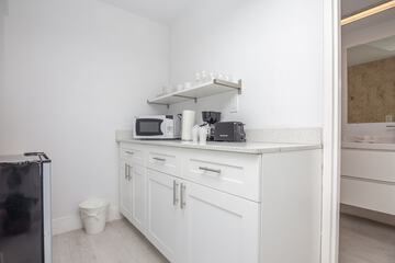 Private kitchenette
