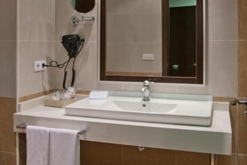 Bathroom sink