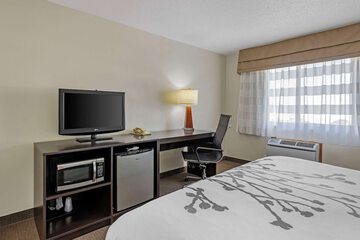 Room 8 of 32