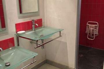 Bathroom shower