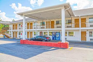 Economy Inn by OYO Ashburn