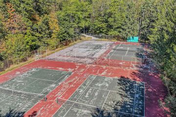 Tennis court
