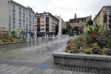 Shopping mall