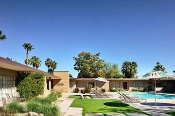 Hotel Exterior 14 of 17