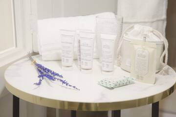 Bathroom amenities
