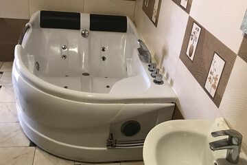 Jetted tub