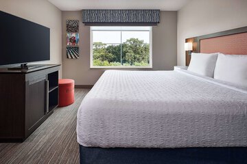 Room 12 of 38