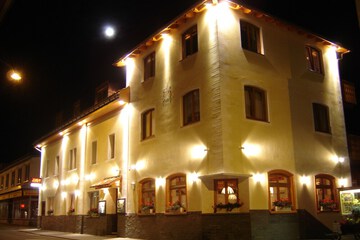Front of property - evening/night