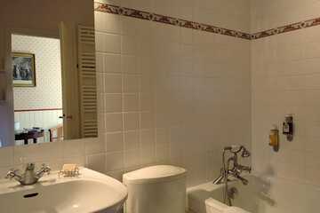Bathroom sink