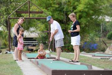 Mini-golf