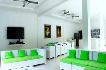Photo 12