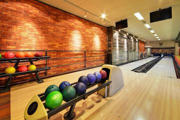 Sports bar